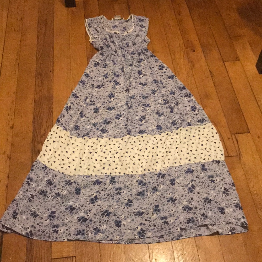 Blue flowers on it been washed.Plus shipping